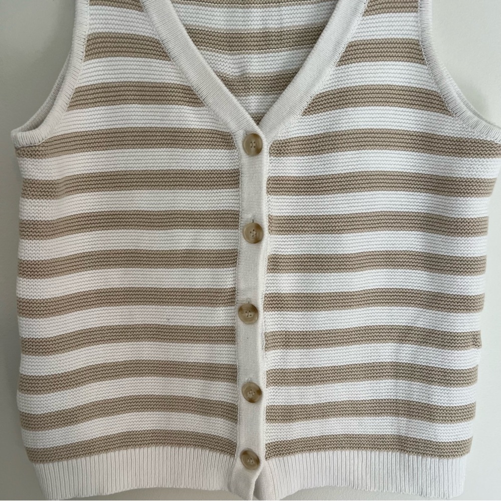 Loft Women’s White and Beige Striped Sweater Button Vest Tank Top Size Medium - Picture 6 of 7
